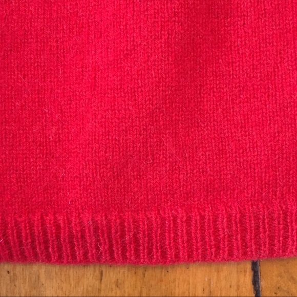 Griffen Cashmere V-Neck - Picture 3 of 7